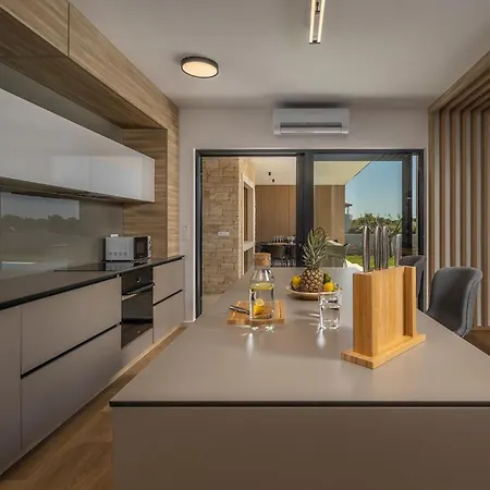 La Reina Дом отдыха Бртонигла